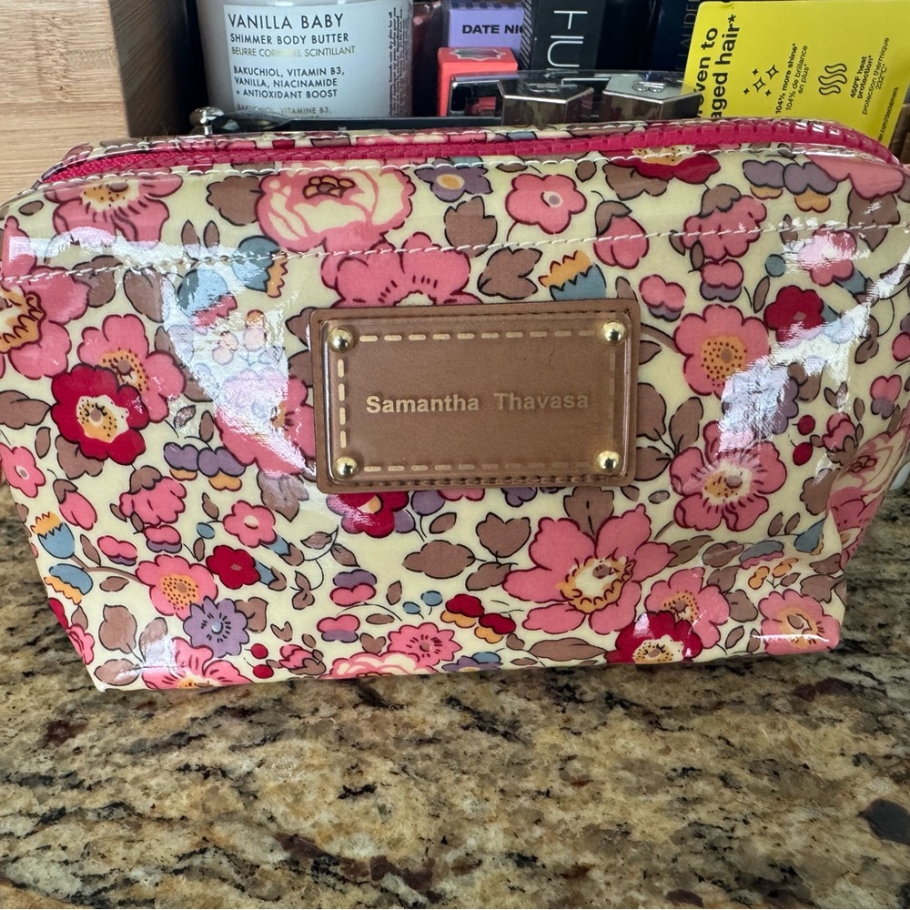 Samantha Thavasa Pink and Red Floral Pouch